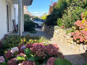 BV Alstertal 1 Foto Bepflanzung Hauseingang